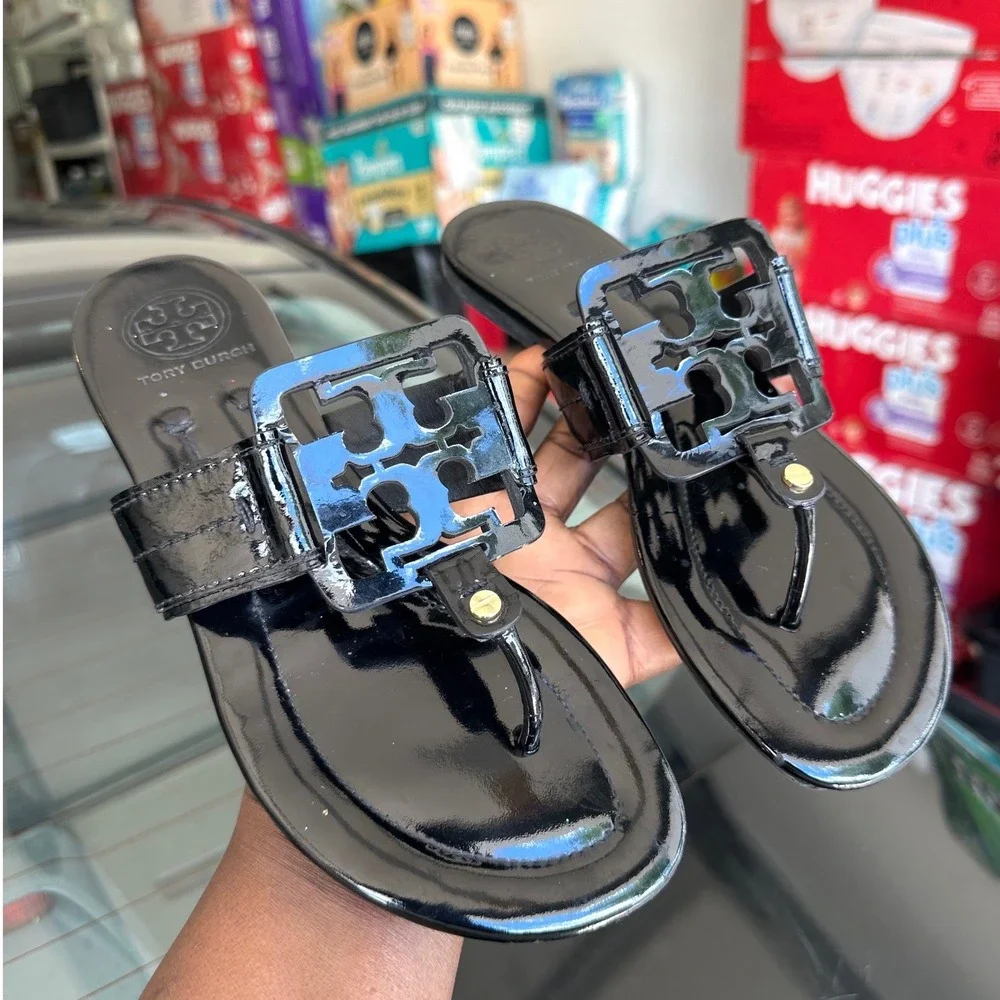 Tory Burch Miller Women's Patent Leather Logo Thong Sandals Slides Size 7 Black